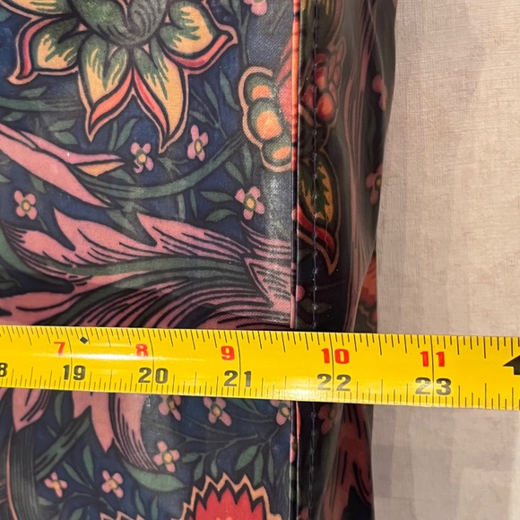 Liberty bold floral vintage style Tote Bag. Large Romantic print. - Picture 8 of 10